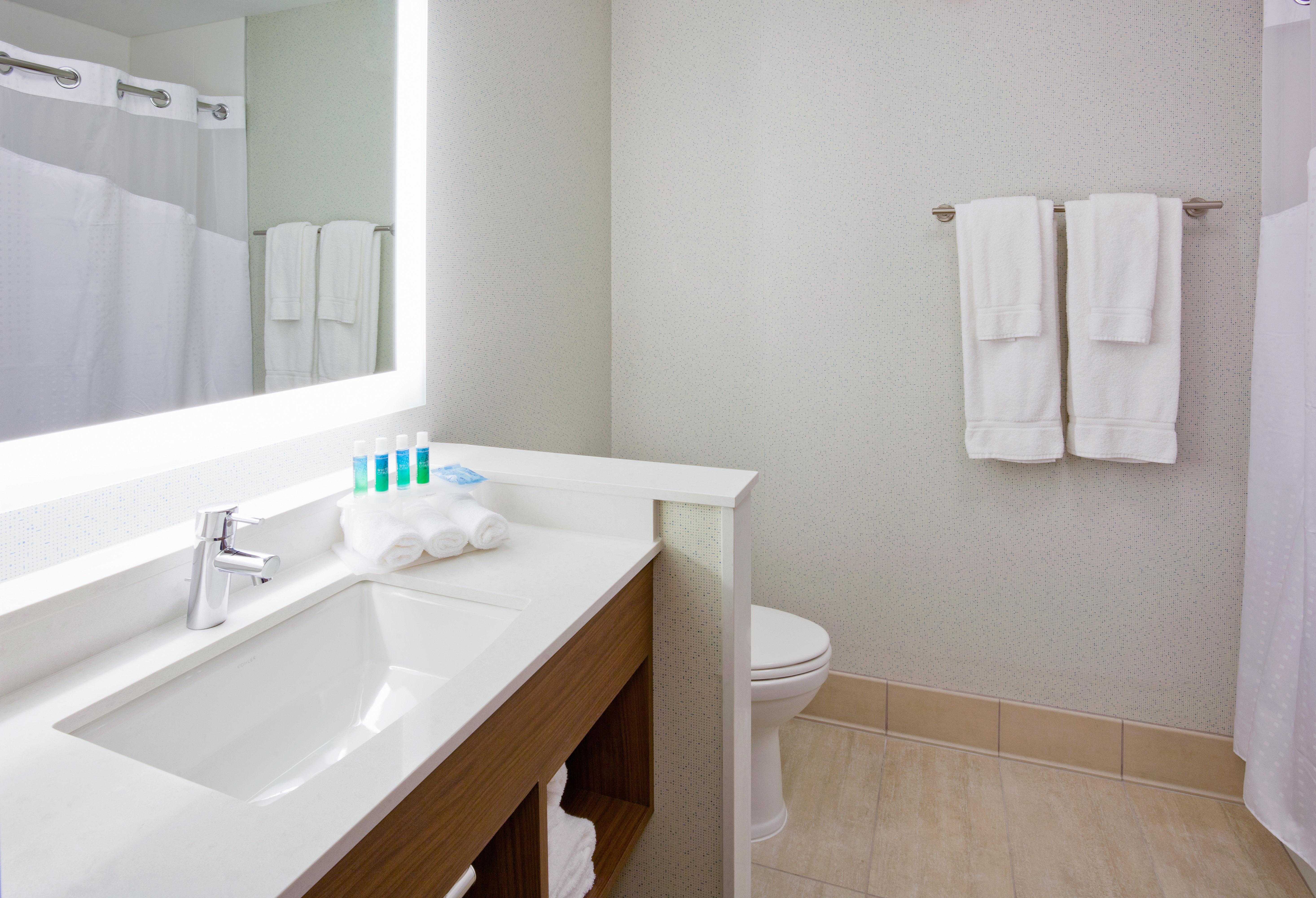 Express And Downtown By Ihg Hotel